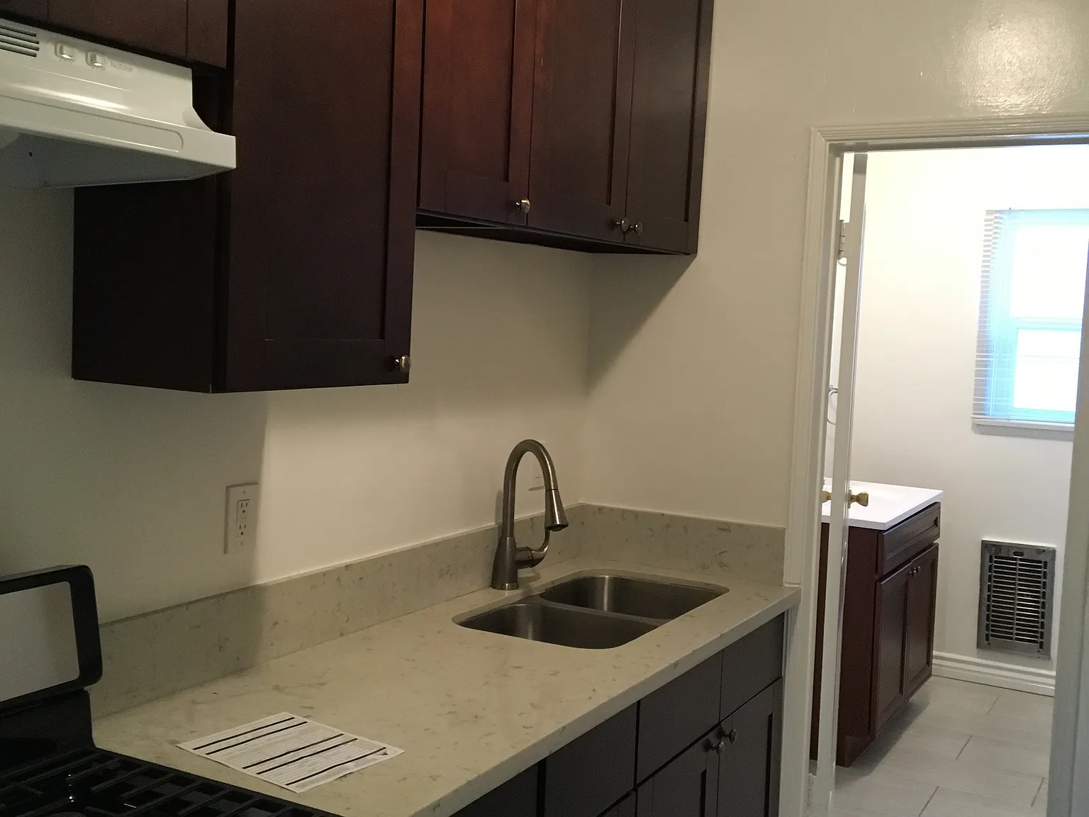 Studio, 400 sqft, $1,500 — Photo 2