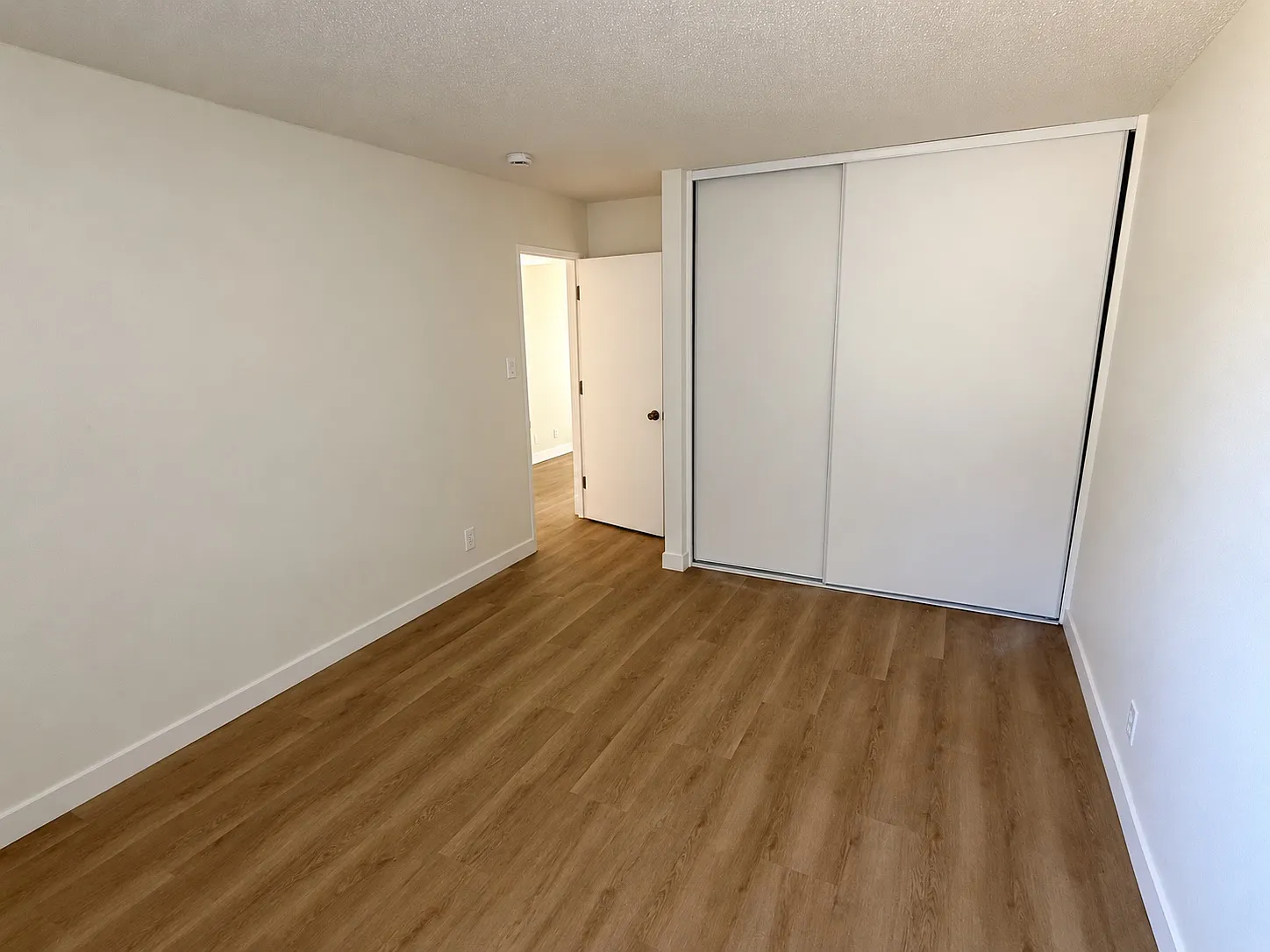 2 bed, $2,350 — Photo 4