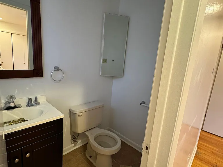 391 Madison Ave #2 — Photo 6
