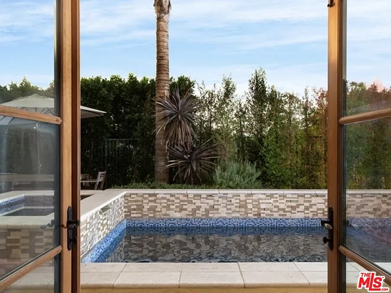 3110 Benedict Canyon Dr — Photo 65