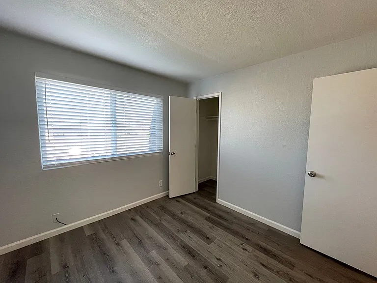 764 E Swain Road — Photo 16