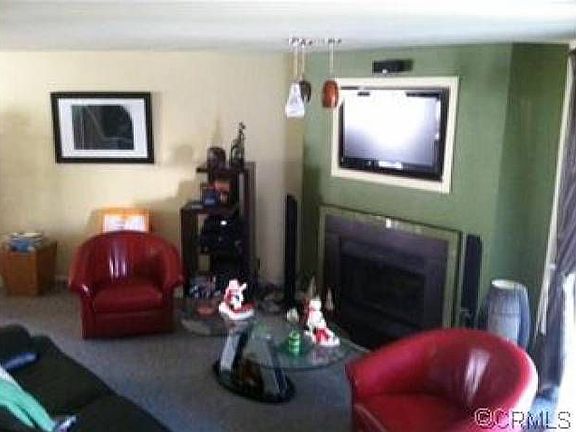 Living Room w fireplace