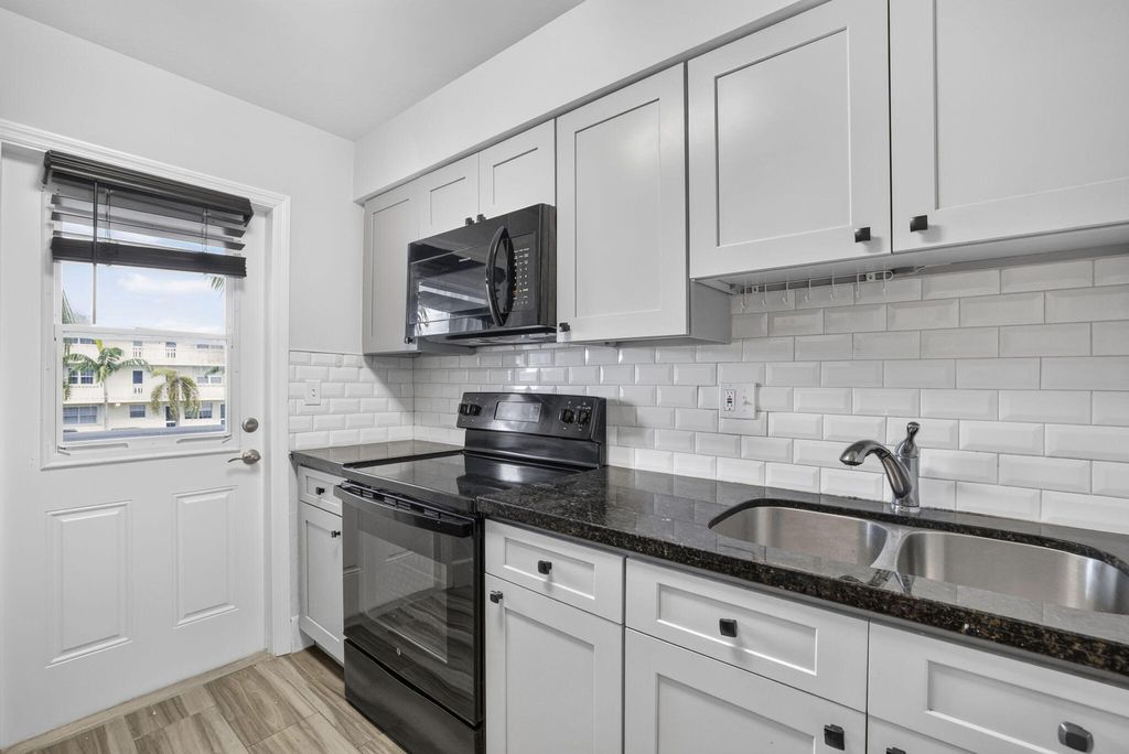 801 Pine Drive #12, photo 5