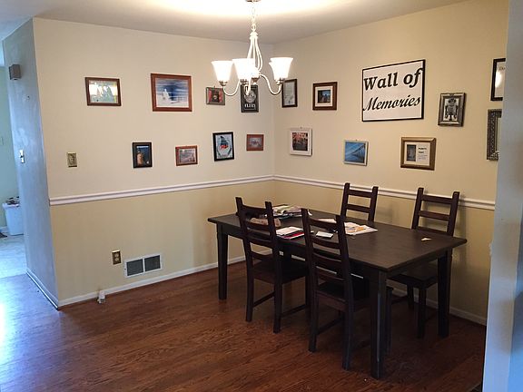 5th image of 22 Servan Ct