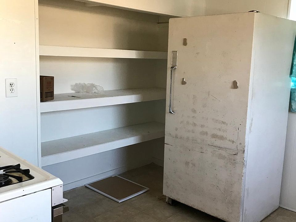 One side of kitchen freezer doesn t stay