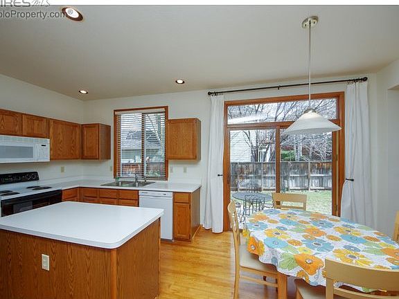 eat in area in kitchen