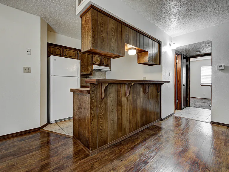 1315 Glen Oaks Ct #4 — Photo 13