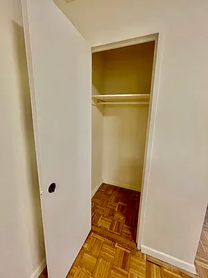 Rented by R New York | media 42