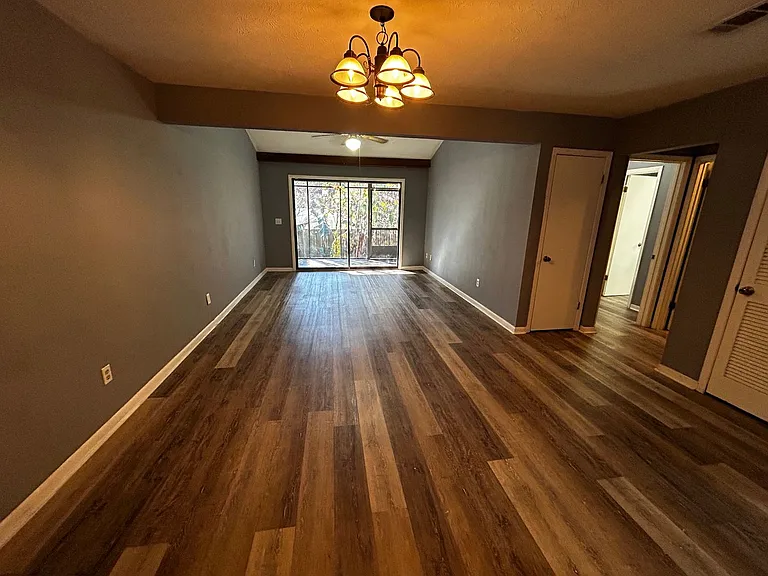 1007 W 11th Ct — Photo 6