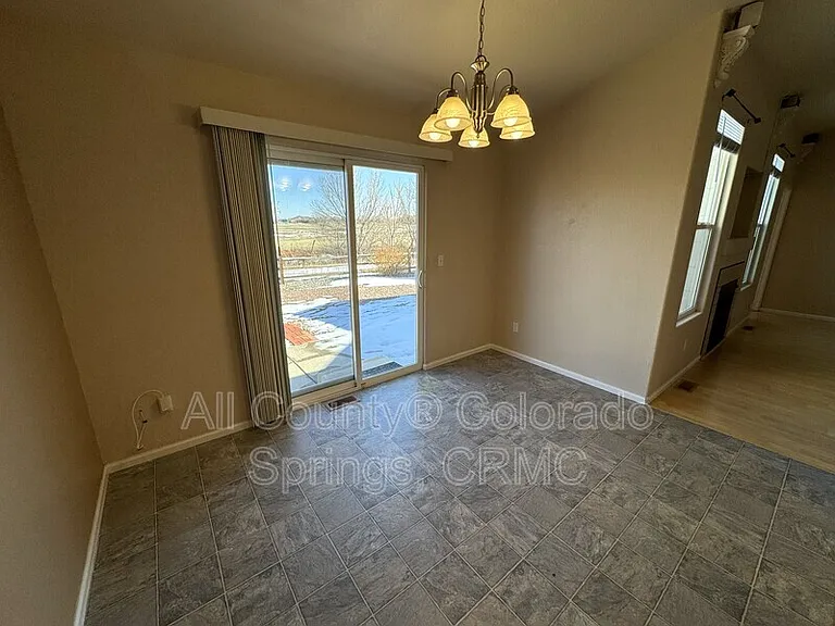 1305 Lords Hill Dr — Photo 17