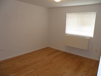 5th image of 3172 31st St APT 5F
