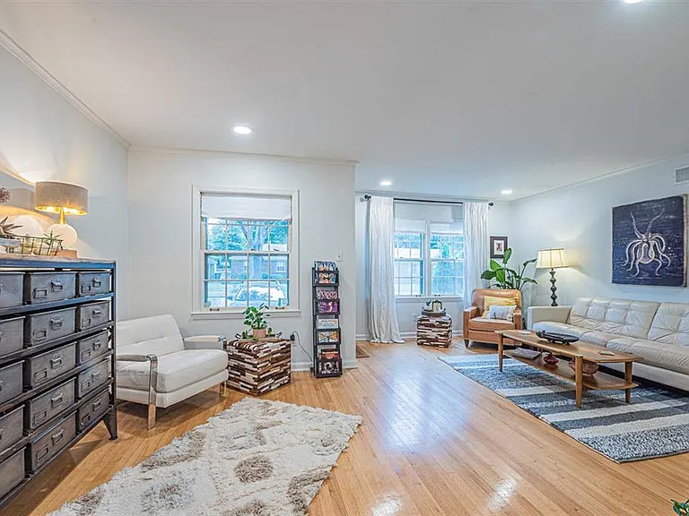 1639 Ivy Rd — Photo 9