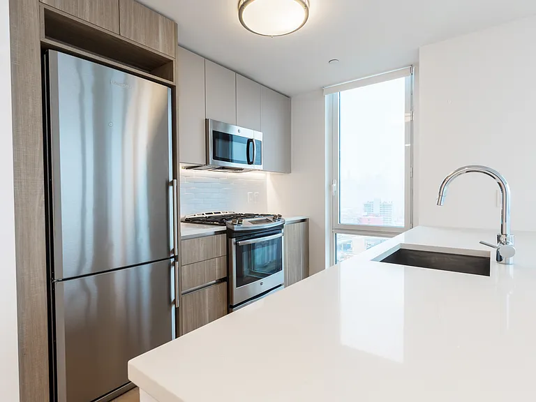 42-20 24th St #19C — Photo 3