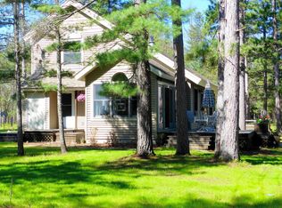 624 N Point Dr, Grayling, MI 49738