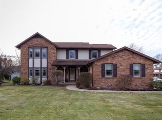 1906 Briarwood St, Louisville, OH 44641