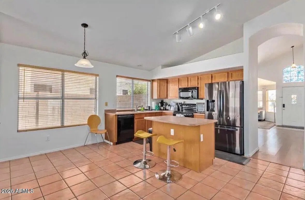 3 bed, 1667 sqft, $2,650 — Photo 3