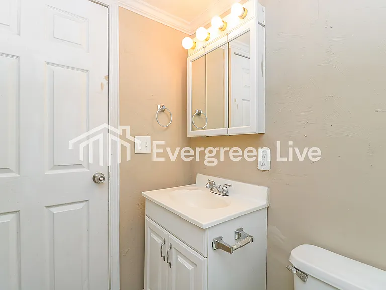 1382 Langholm Dr — Photo 13