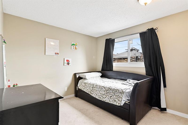 Calgary House for rent - 4 Bedrooms — photo 16