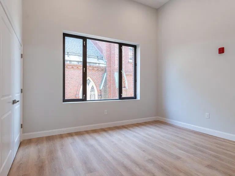 146 Main St #305 — Photo 11