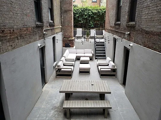 Rented by Compass | media 20