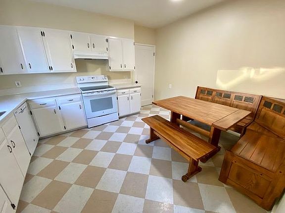 4th image of 1041 Laguna Ave