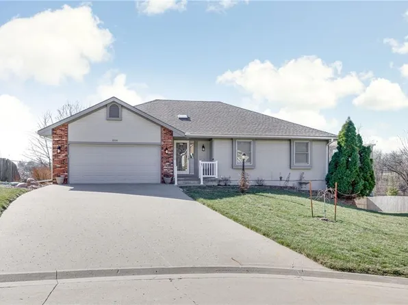 3904 Mallard Ct, Saint Joseph, MO 64506
