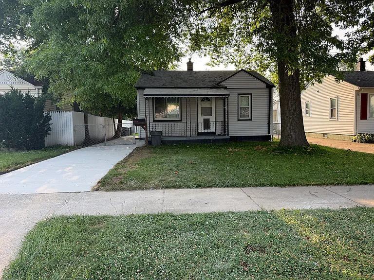 6139 Hampden St — Photo 1