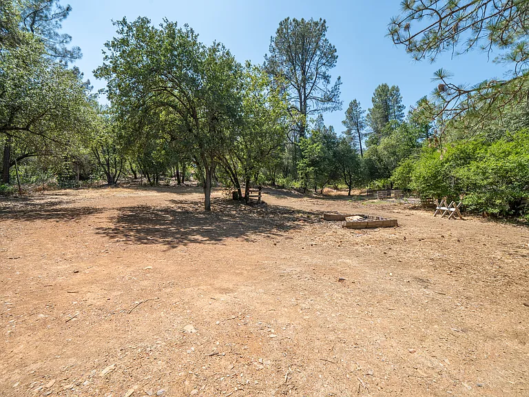 17659 Melwood Ln — Photo 52