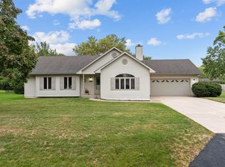 1210 Snowdon Dr, Oshkosh, WI 54904