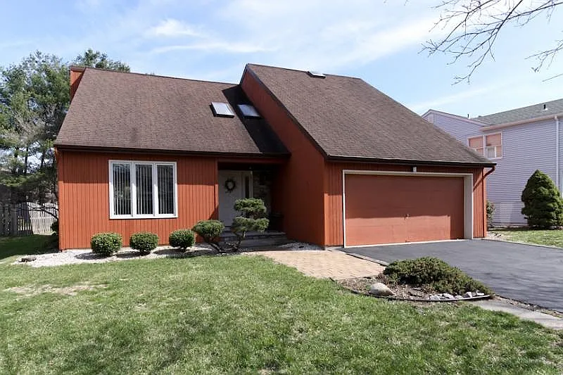 6 Holly Ct photo 1