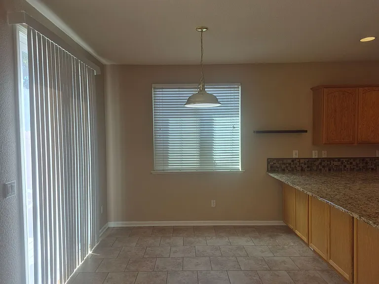 5040 Kankakee Dr — Photo 10