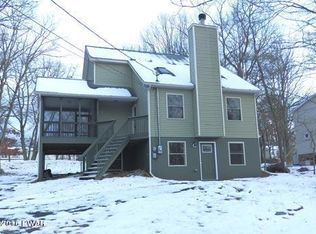 106 Mink Rd, Dingmans Ferry, PA 18328