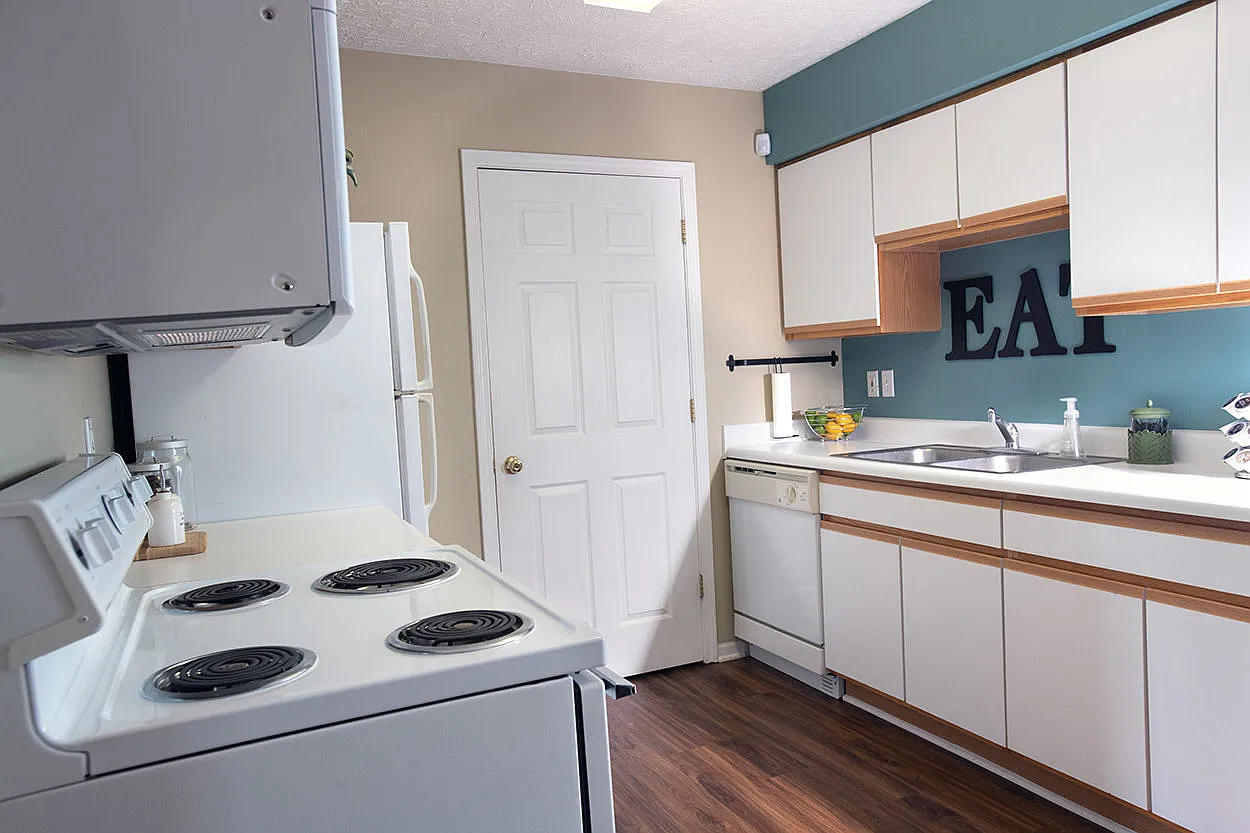 Springbrook Meadows Apartments — Photo 1