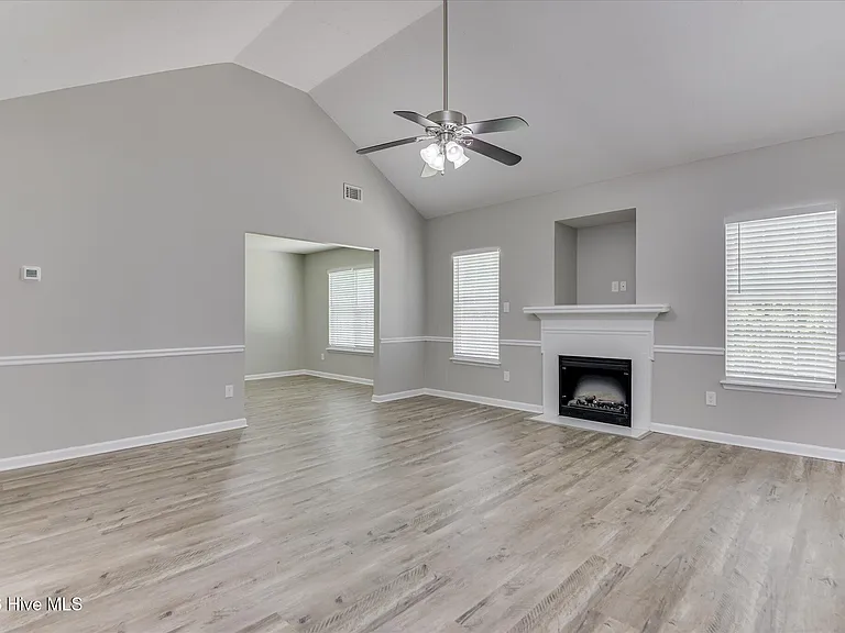 7604 Pleasantville Way — Photo 11