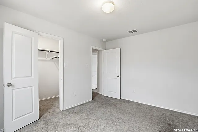 4 bed, 2.5 bath, 2104 sqft, $1,800 — Photo 3