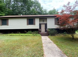 49 Corkscrew Rd, Barryville, NY 12719