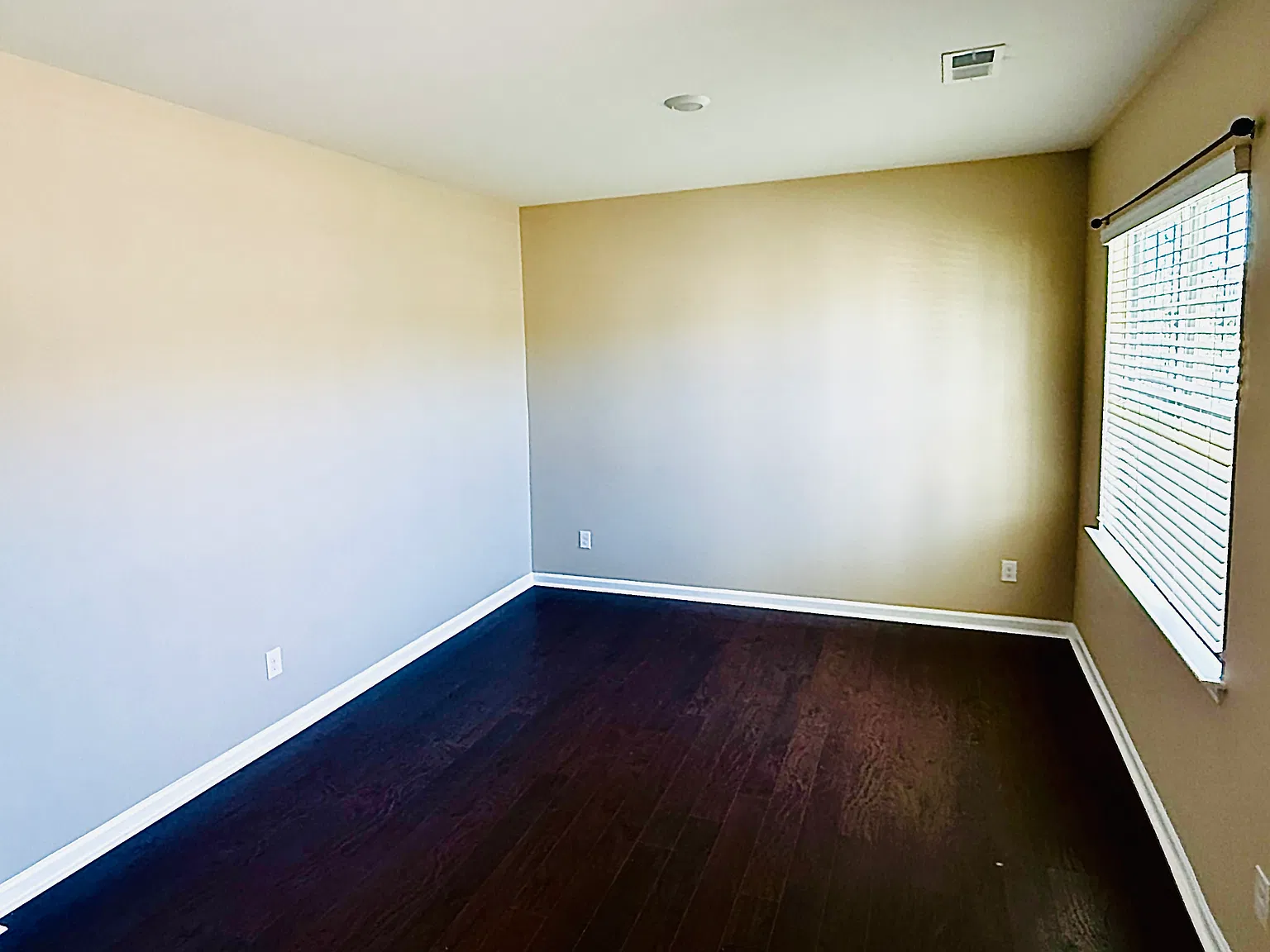 4 bed, 2631 sqft, $2,500 — Photo 3