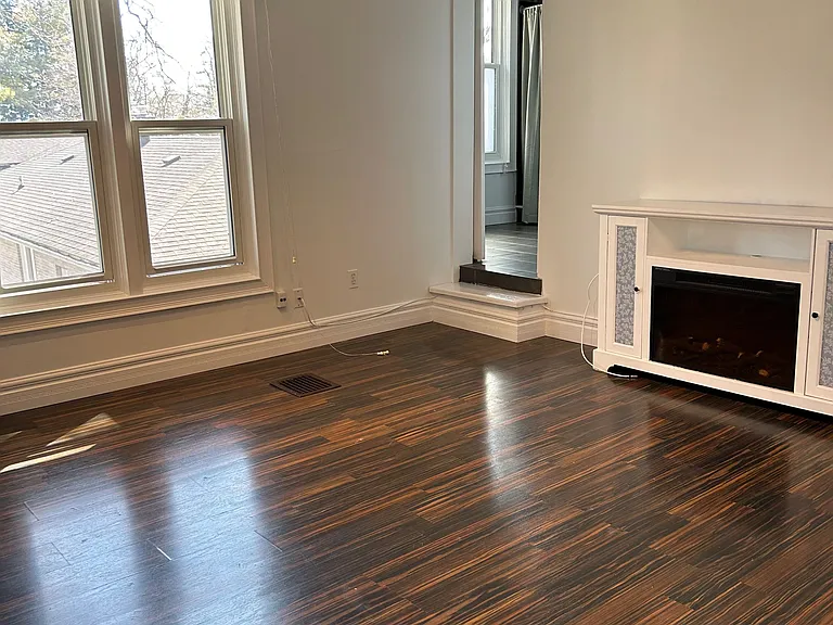 322 Codrington St #3 — Photo 4