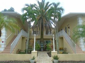 8140 Country Rd, Fort Myers, FL