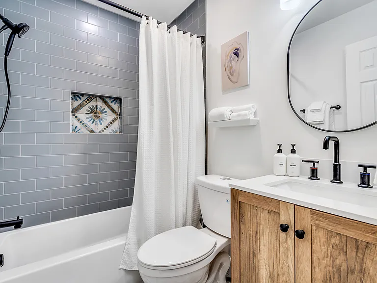 6250 Holmes Blvd #72 — Photo 7