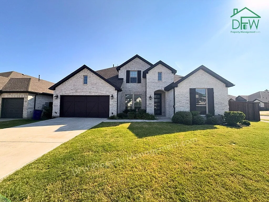 4 bed, 3.0 bath, 3220 sqft, $3,695 — Photo 1