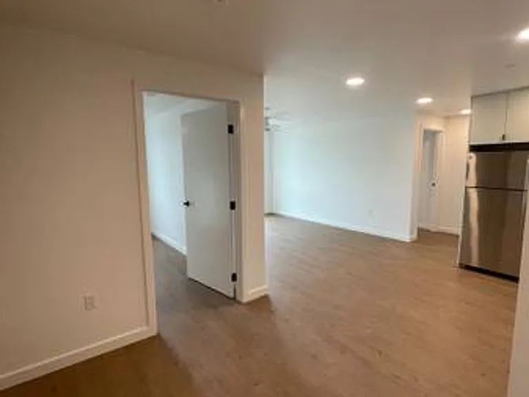 5560 NE 42nd Ave — Photo 12