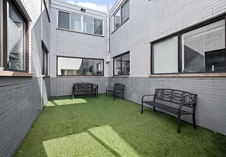2945 W Peterson Ave #202 — Photo 8