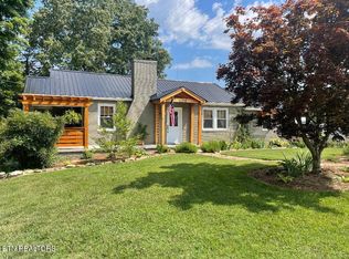 1604 NE Charles Dr, Knoxville, TN 37918