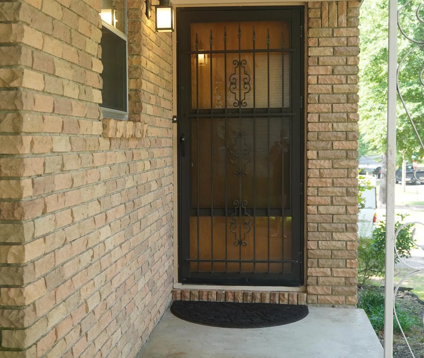 3 bed, 1.5 bath, 1192 sqft, $1,400 — Photo 3