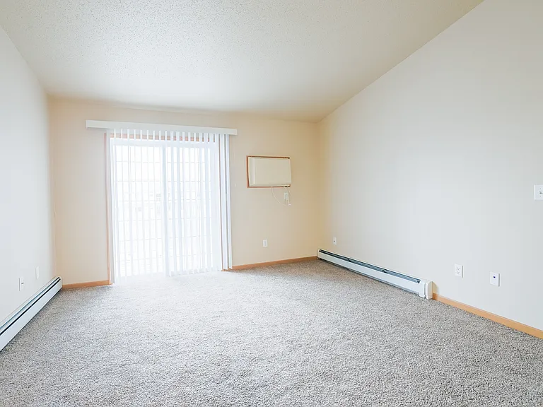 Osgood Townsite Apartment Homes — Photo 7