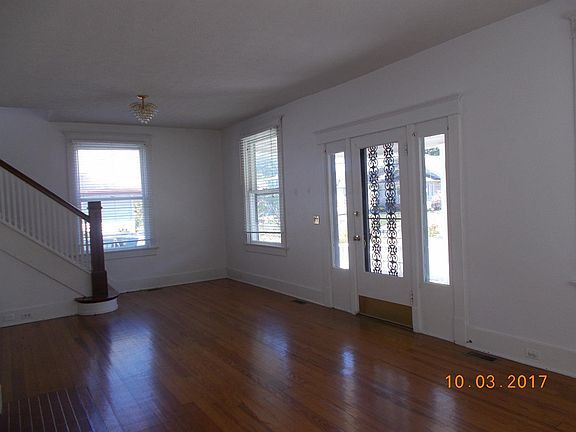 5th image of 31 Johnson Ave