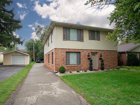2nd image of 677 Karmada St