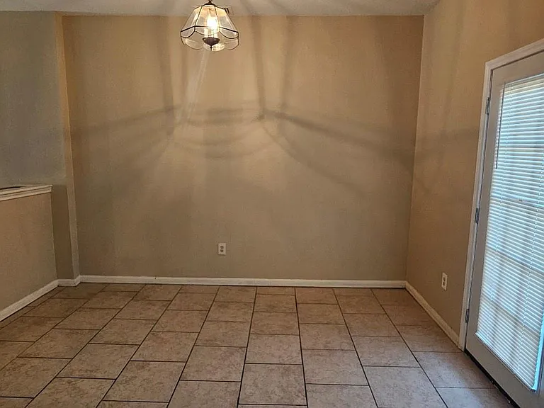7013 Alabonson Rd — Photo 5