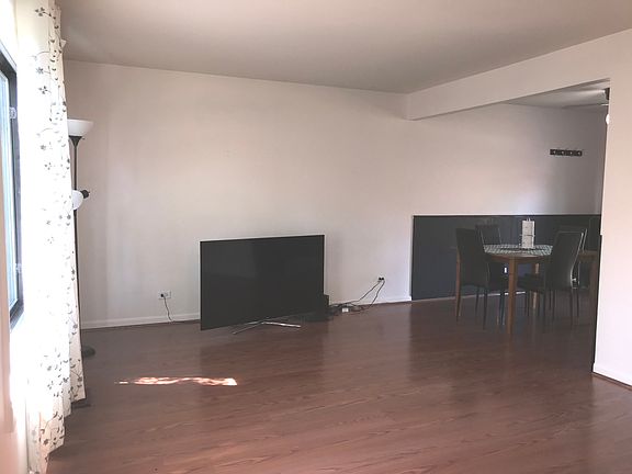 3rd image of 1S228 Ingersoll Ln